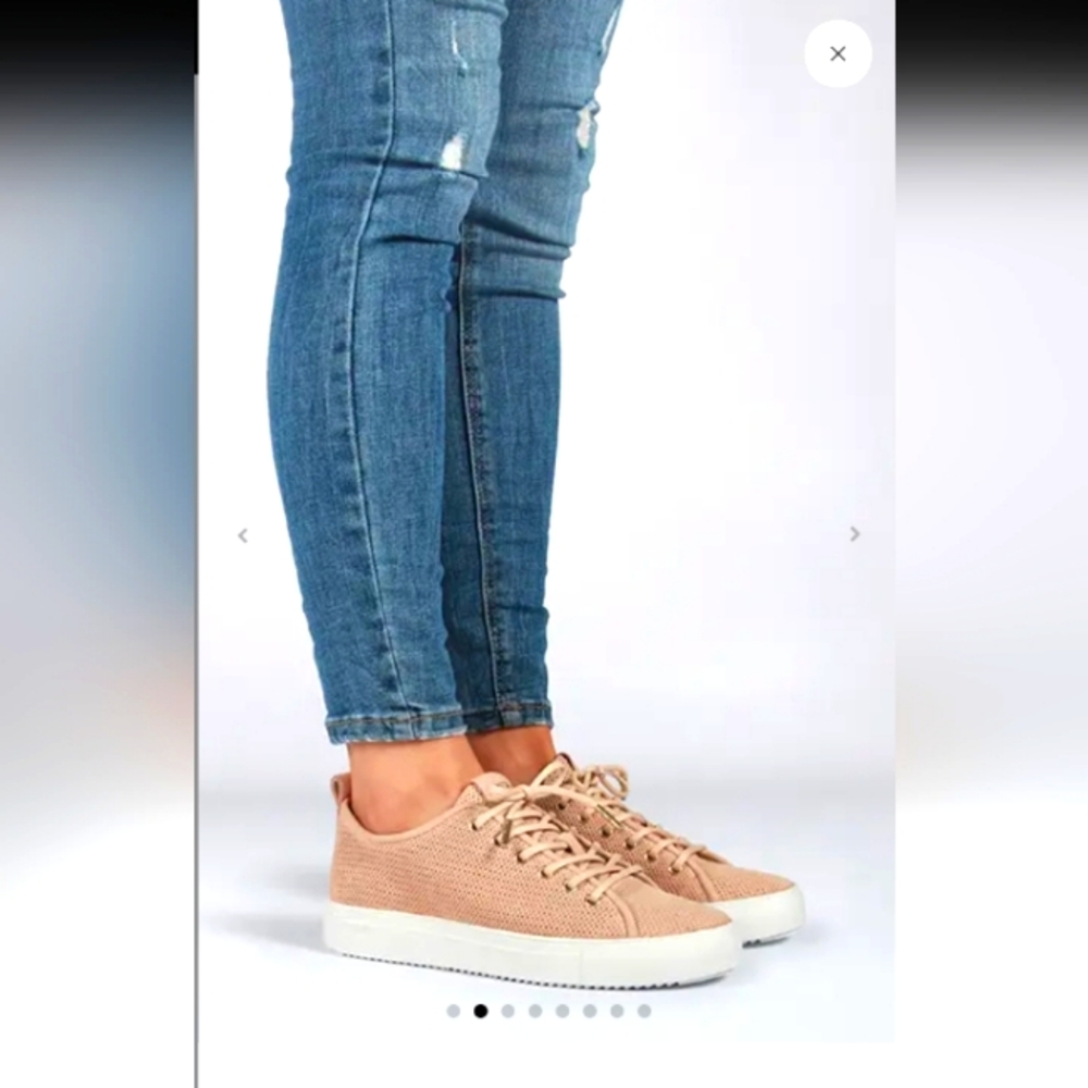 NWT Pink Blush Casual Knit Sneakers Sz 9